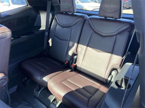 Used 2023 Cadillac XT6 Premium Luxury image 12