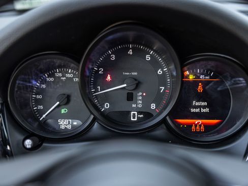 Certified 2025 Porsche Macan image 22