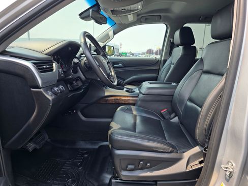 Used 2018 Chevrolet Suburban LT AWD/4WD image 19