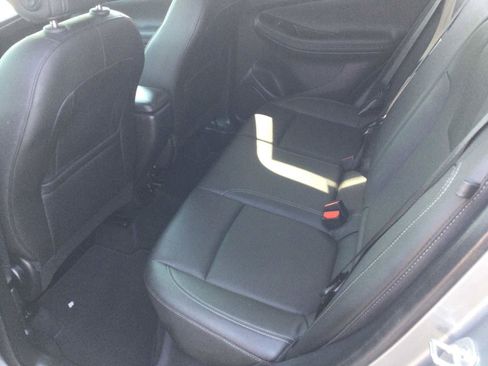 Used 2024 Buick Encore GX Sport Touring image 11