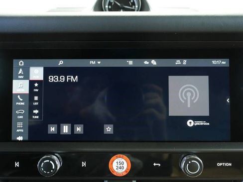 Certified 2026 Porsche Macan AWD/4WD image 18