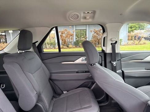 Used 2025 Ford Explorer Active image 14