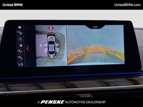 Used 2019 BMW 530e w/ Premium Package image 9