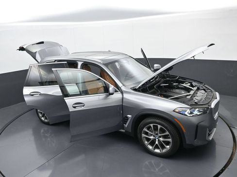 New 2026 BMW X5 xDrive40i w/ Climate Comfort Package AWD/4WD image 38