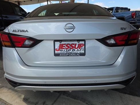 Used 2024 Nissan Altima 2.5 SV FWD image 33