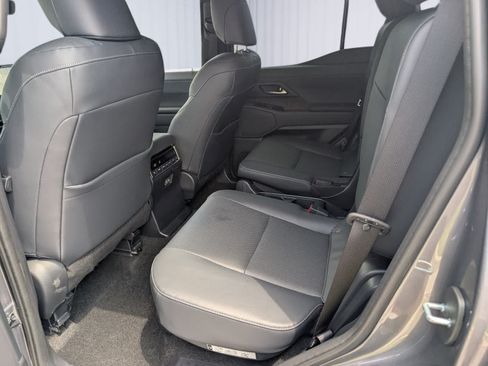Used 2026 Lexus GX 550 w/ Accessory Package (2T) AWD/4WD image 17