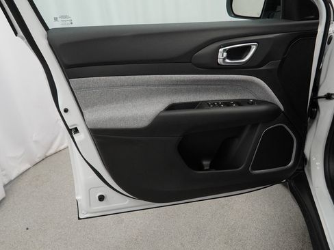 New 2026 Jeep Compass Latitude image 27