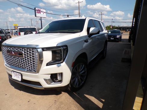 Used 2021 GMC Yukon Denali image 3