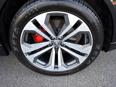 Used 2019 Audi Q8 Prestige w/ Luxury Package image 39