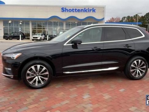 Used 2023 Volvo XC60 B5 Plus image 6