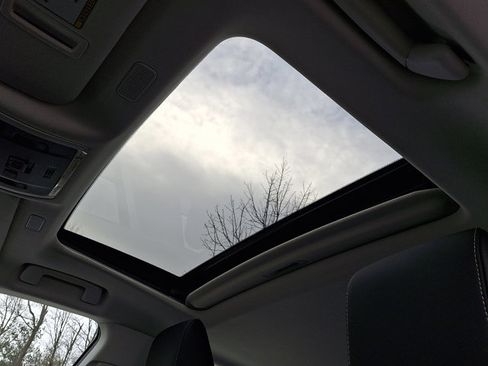 Certified 2025 Lexus ES 300h w/ Premium Package image 15