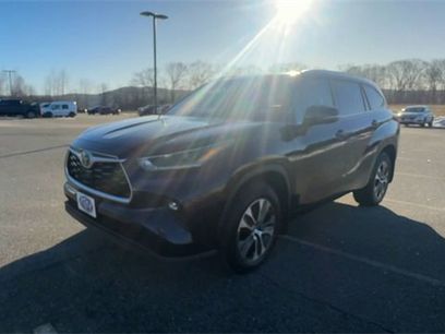 Used 2021 Toyota Highlander XLE