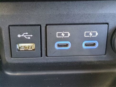 Used 2022 Toyota Highlander XLE image 26