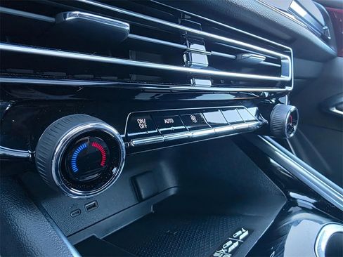 Used 2024 Chevrolet Traverse RS w/ LPO, Floor Liner Package image 35