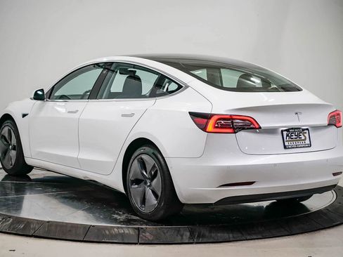 Used 2018 Tesla Model 3 RWD image 2