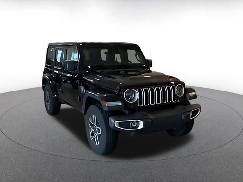 Used 2025 Jeep Wrangler Unlimited Sahara AWD/4WD image 14