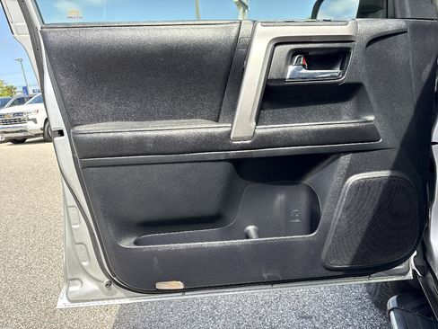 Used 2015 Toyota 4Runner SR5 Premium RWD image 64