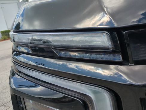 Used 2025 Chevrolet Suburban Z71 AWD/4WD image 10