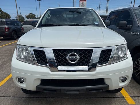 Used 2019 Nissan Frontier SV AWD/4WD image 2