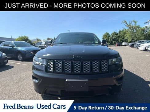 Used 2021 Jeep Grand Cherokee Laredo X AWD/4WD image 2