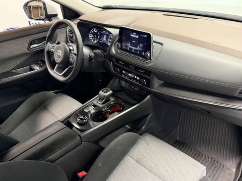 Used 2023 Nissan Rogue SV image 25