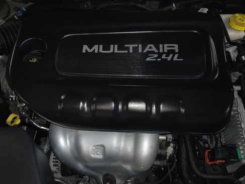 Used 2019 Jeep Cherokee Latitude w/ Popular Appearance Group image 30