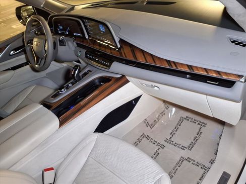 Certified 2023 Cadillac Escalade ESV Sport Platinum w/ Heavy-Duty Trailer Package image 26