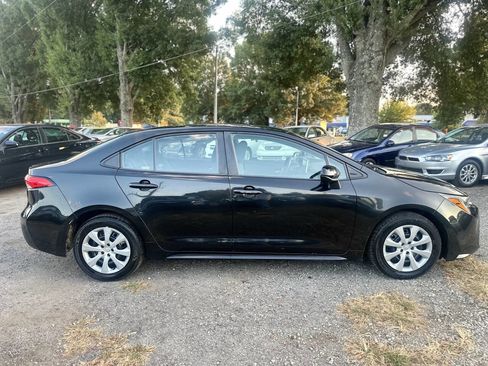 Used 2021 Toyota Corolla LE image 4