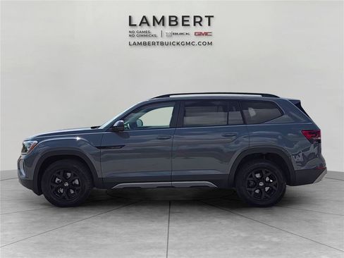 Used 2024 Volkswagen Atlas Peak Edition SE AWD/4WD image 2