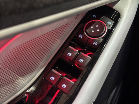 Used 2025 Ford Explorer Platinum w/ Ultimate Package image 39