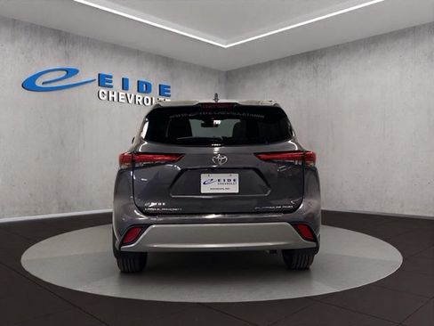 Used 2021 Toyota Highlander Platinum AWD/4WD image 14