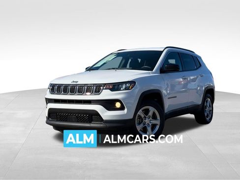 Used 2024 Jeep Compass Latitude w/ Altitude Special Edition image 1