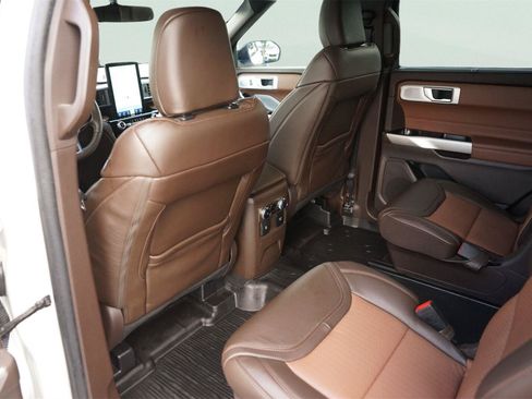 Used 2023 Ford Explorer King Ranch w/ Technology Package AWD/4WD image 12