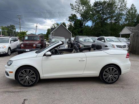 Used 2015 Volkswagen Eos Final Edition FWD image 5