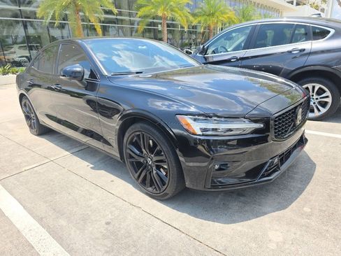 Used 2024 Volvo S60 B5 Plus w/ Climate Package FWD image 5