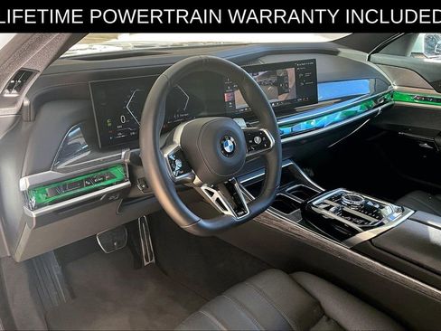 Used 2025 BMW 740i image 17