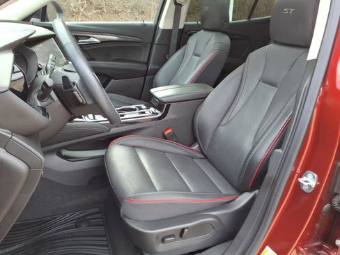 Used 2023 Buick Envision Essence w/ Sport Touring Package image 9