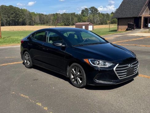 Used 2018 Hyundai Elantra SEL image 2