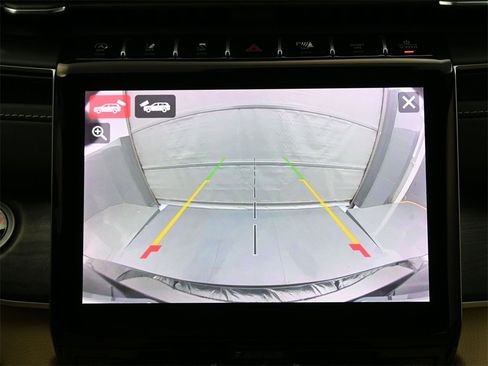 Used 2022 Jeep Grand Cherokee L Limited w/ Luxury Tech Group II image 17