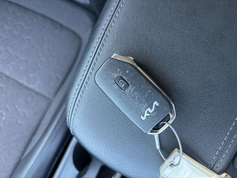 Used 2025 Kia Seltos S FWD image 25