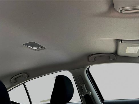 Used 2025 Nissan Versa SV FWD image 27