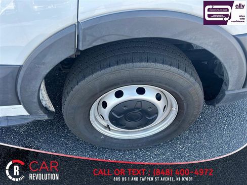 Used 2021 Ford Transit 250 Medium Roof RWD image 40