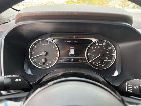 Used 2023 Nissan Rogue SV image 10