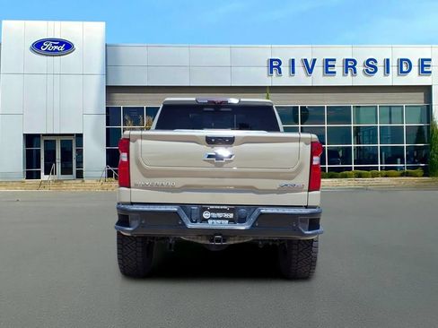 Used 2022 Chevrolet Silverado 1500 ZR2 w/ Technology Package AWD/4WD image 6