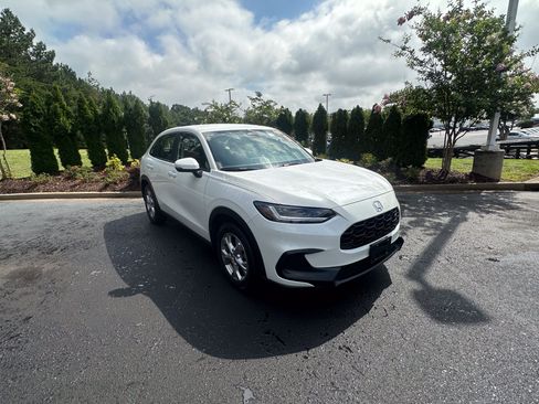 Used 2024 Honda HR-V LX image 2