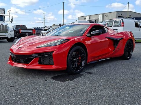 Used 2025 Chevrolet Corvette Z06 RWD image 3
