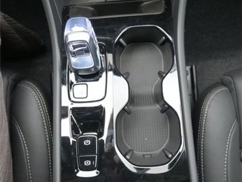 New 2026 Volvo XC40 B5 Ultra w/ Protection Package Premier image 10