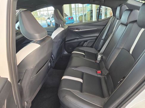 Used 2025 Toyota Camry SE image 38