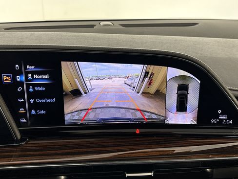 Used 2022 Cadillac Escalade Premium Luxury w/ Performance Package AWD/4WD image 21