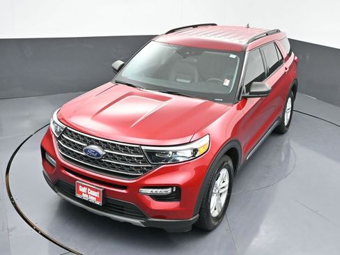 Used 2024 Ford Explorer XLT w/ Equipment Group 202A image 38
